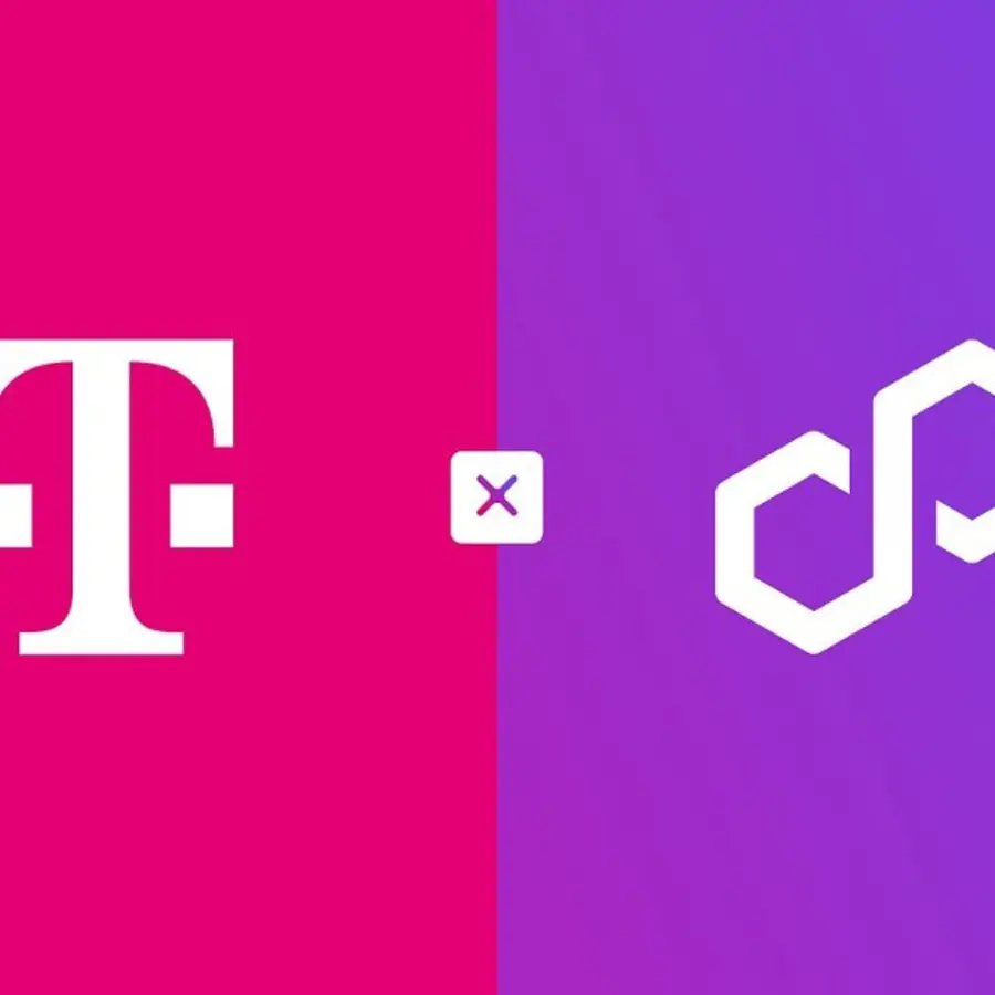 Logo van Deutsche Telekom naast het logo van Polygon, gescheiden door een kruisicoon, op een roze en paarse achtergrond.